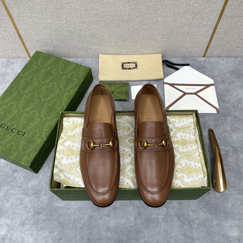 G*u*i leather shoes